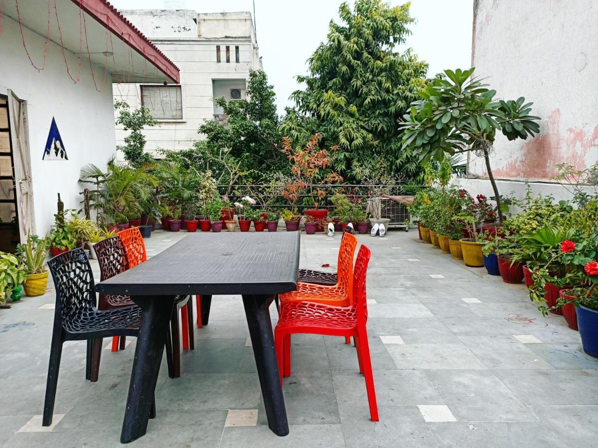 The Desire Hostel New Delhi Exterior photo